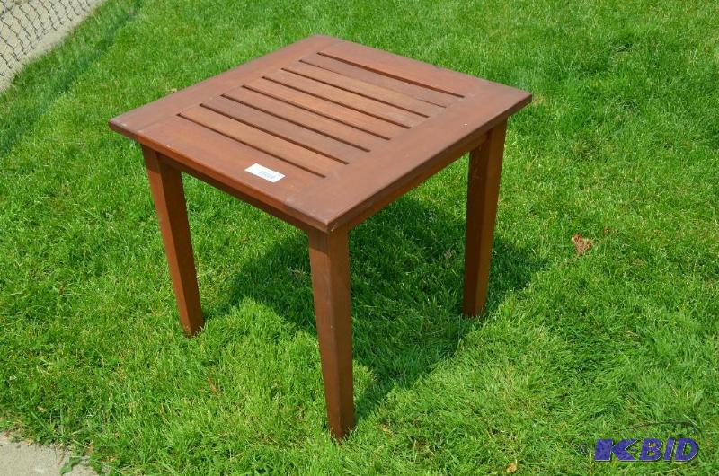 lot 140 image: Great outdoor drink table...