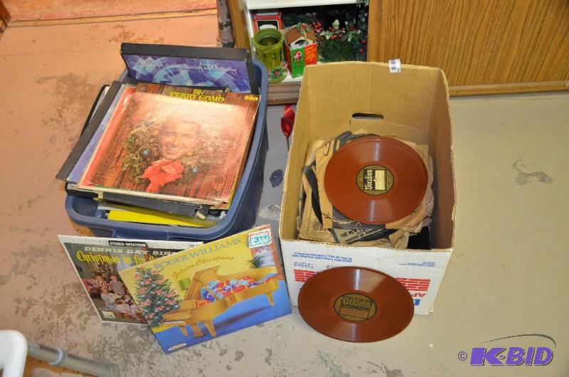 lot 146 image: Rare 1920s VOCALION Record collection plus o...