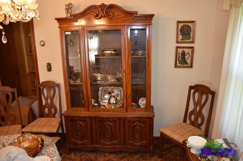 lot 15 image: Beautiful Wood China Cabinet. &nbsp80" ...