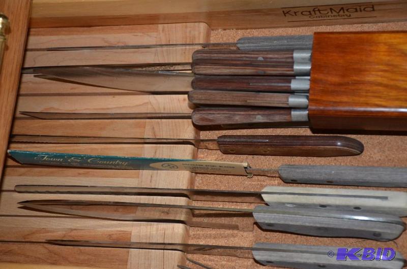 lot 170 image: Lot of kitchen utensils, knife block, and Che...