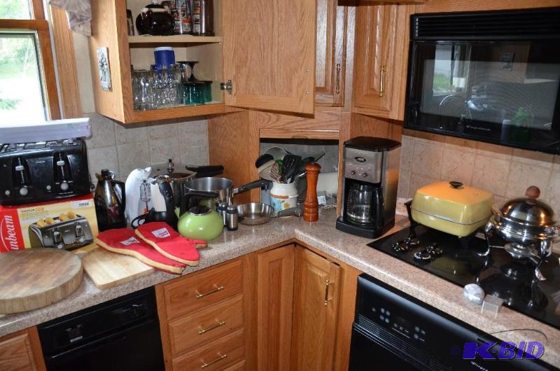 lot 174 image: Sunbeam Toaster model # 3911, mixer, teapot,p...