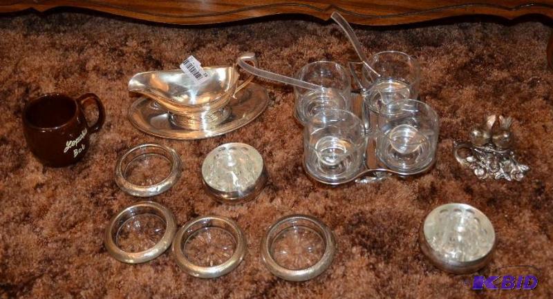 lot 19 image: Collectibles & serving dishes . By Gorham...