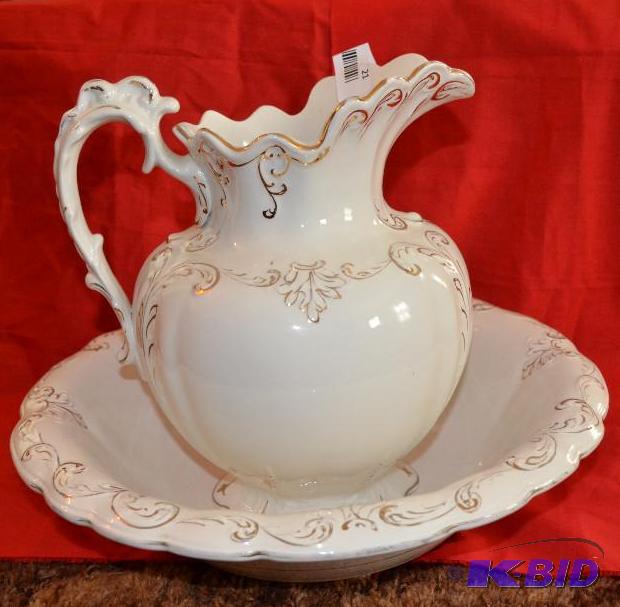 lot 21 image: Antique Very Nice Pitcher and Wash basin made...