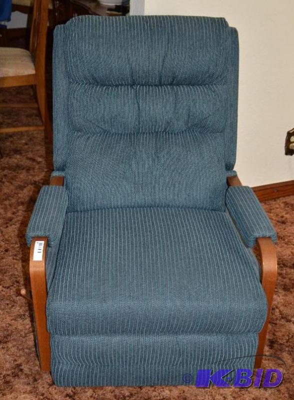 lot 40 image: Cloth Recliner  Please bring your own help,do...