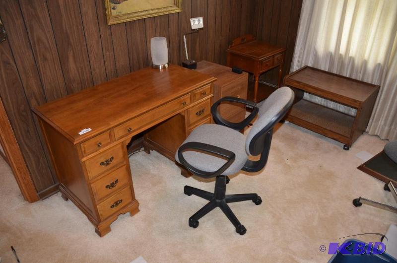 lot 50 image: Office furniture - desk 22x44", chair, a...