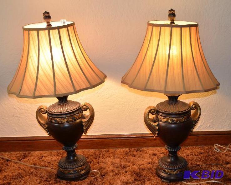 lot 7 image: 2 Very Nice Antique lamps. Original price ta...