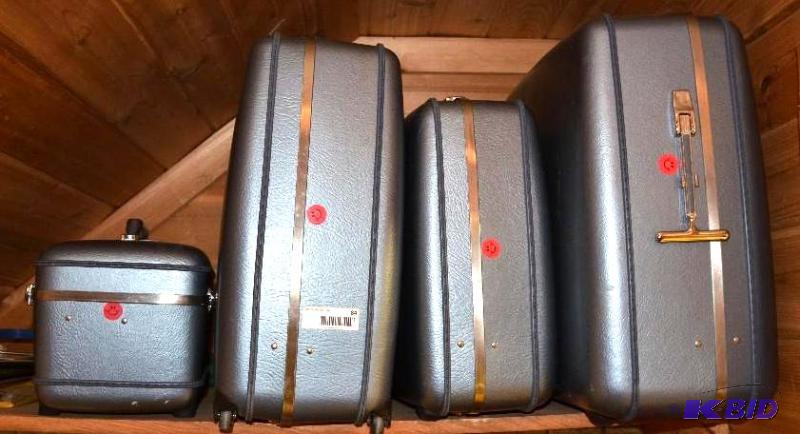 lot 84 image: Lot of American tourister Suit Cases (4 total...