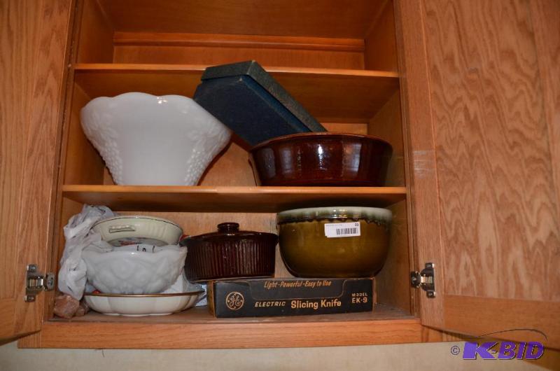 lot 93 image: Lot of Collectible Kitchenware...