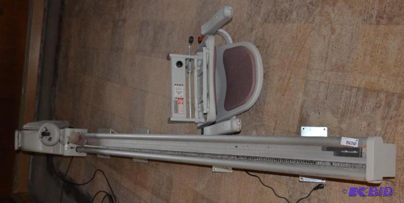 lot 94 image: Acorn Superglide&nbsp120&nbspChair lift Ser...