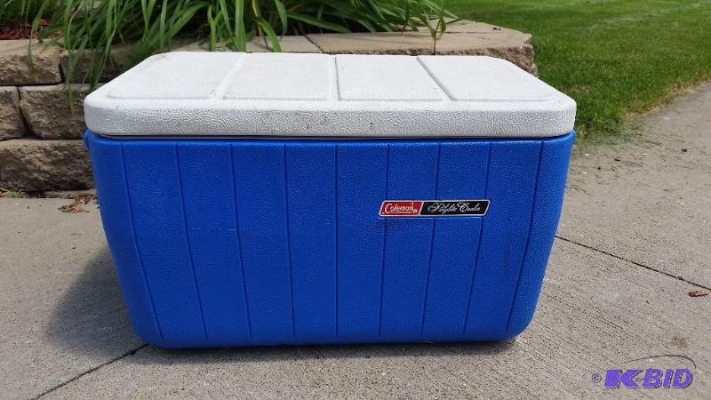 lot 32 image: Coleman Cooler
