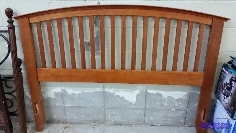 lot 5 image: Mission Style Queen Head board Foot board