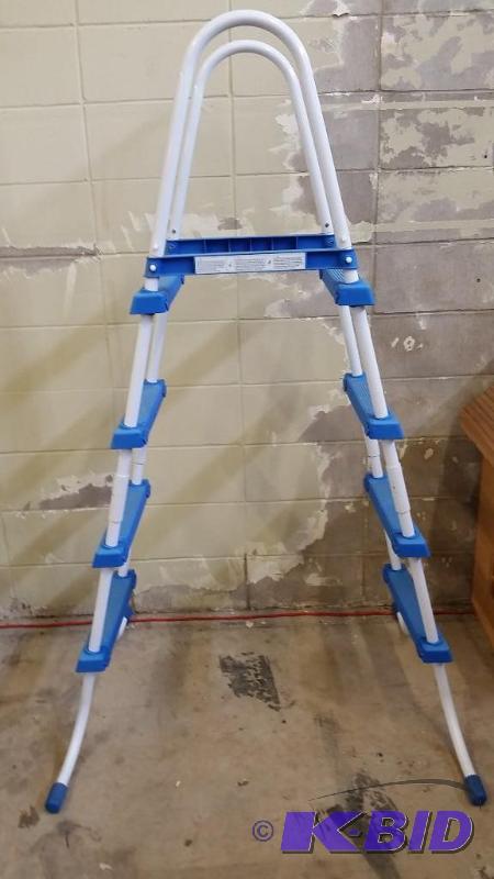 lot 59 image: Pool Ladder