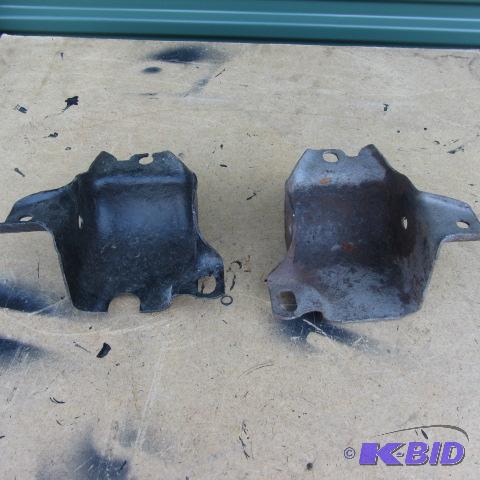 Front Leaf Spring Brackets