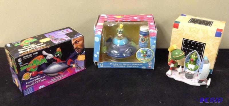 lot 10 image: Looney Tunes Marvin the Martian Adventure Toys