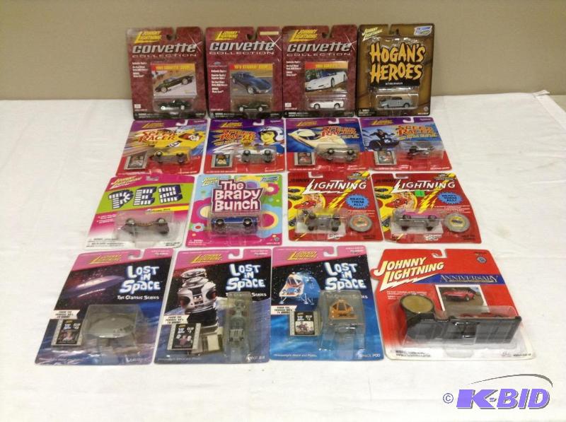 lot 36 image: Johnny Lightning Collectible Cars