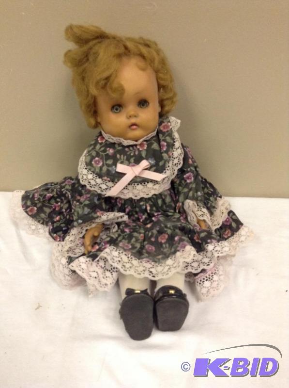 lot 53 image: Madam Alexander Doll
