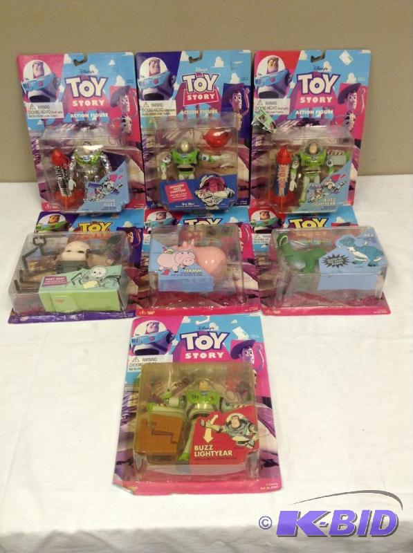 lot 6 image: Buzz Lightyear and Friends Action Figures
