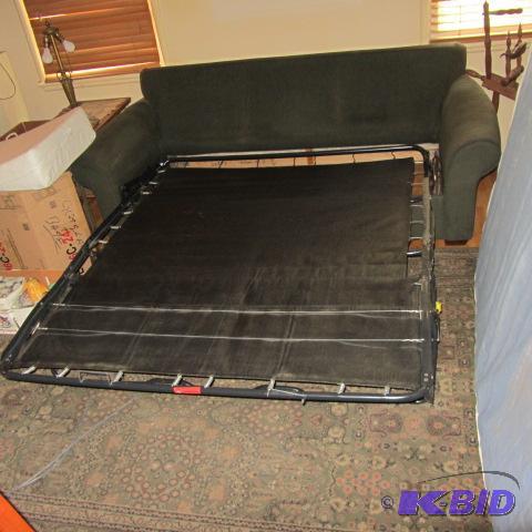 lot 102 image: Hidabed Sofa