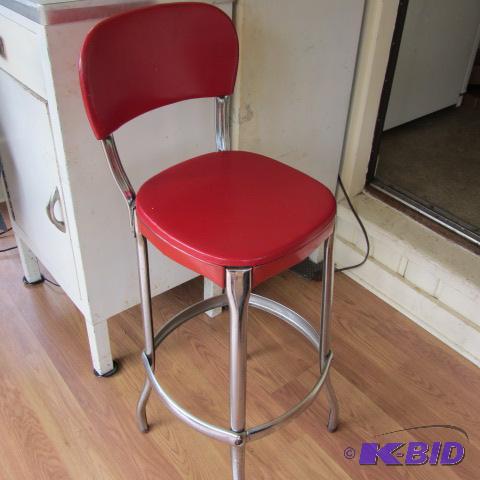 lot 11 image: Vintage Stool