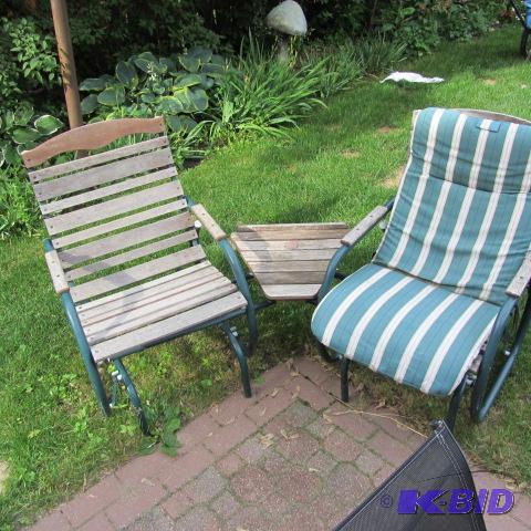 lot 119 image: Tete Tete Corner Glider
