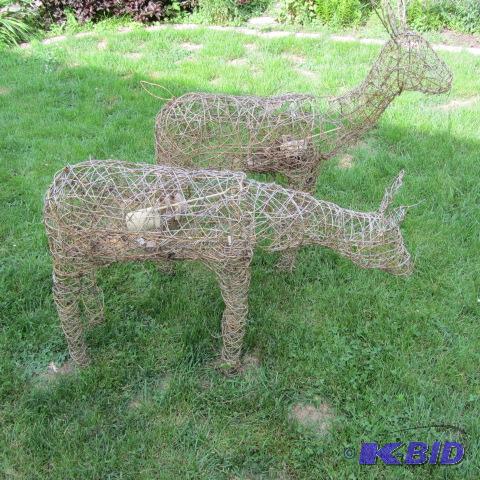 lot 122 image: Garden Deer Frames
