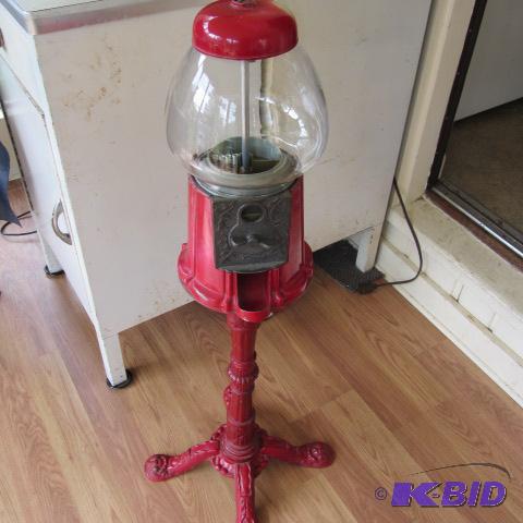lot 13 image: Gumball Dispenser
