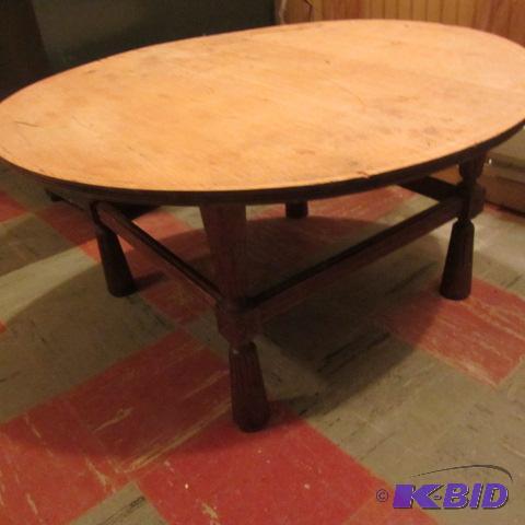 lot 154 image: Round Coffee Table
