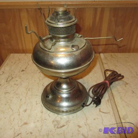 lot 179 image: Chrome Kerosene Lamp