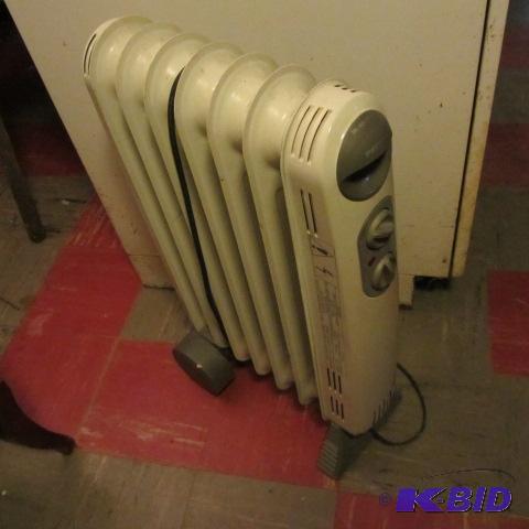 lot 186 image: Radiator Style Heater