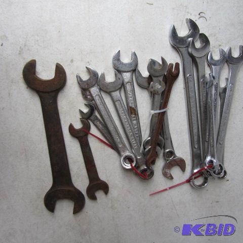 lot 209 image: Combination Wrenches