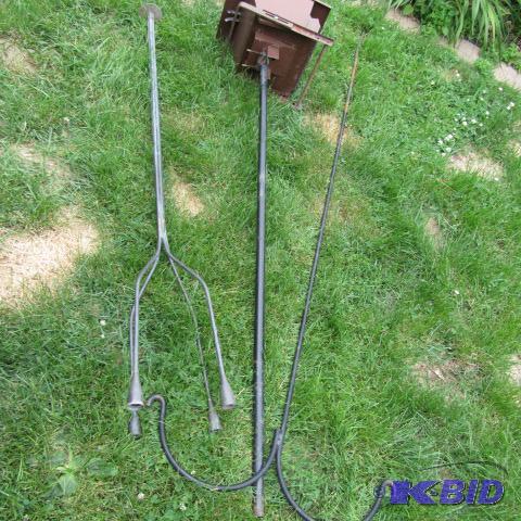 lot 226 image: Shepherd Hooks, Bird Feeder