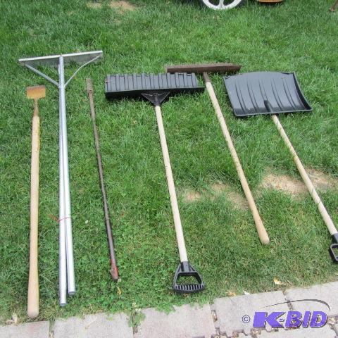 lot 228 image: Yard & Garden Tools