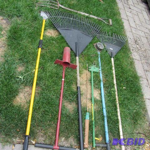 lot 231 image: Yard & Garden Tools
