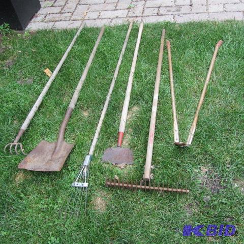 lot 232 image: Yard & Garden Tools