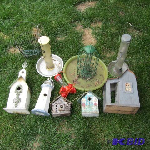 lot 234 image: Bird Houses & Feeders