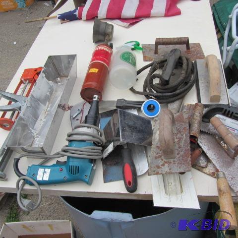 lot 250 image: Cement Tools, Deglazer
