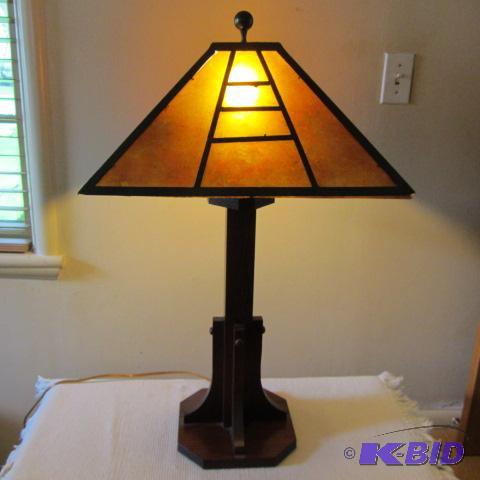 lot 3 image: Arts & Crafts Table Lamp