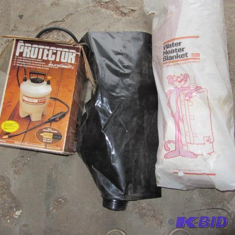 lot 311 image: Sprayer, Plastic, Blanket
