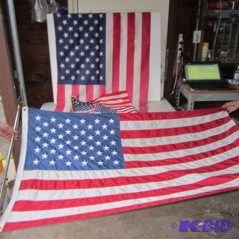 lot 312 image: American Flags