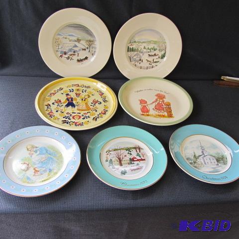 lot 32 image: Fancy Grandma Moses