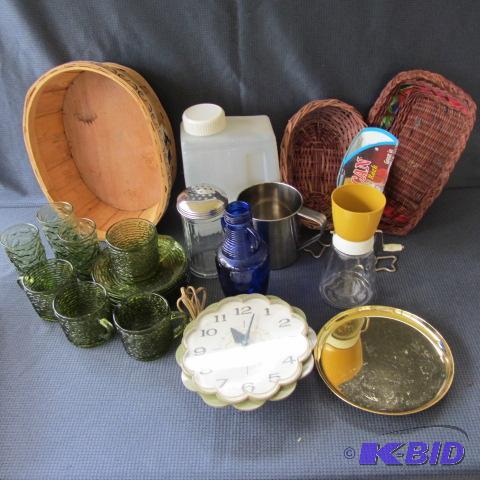 lot 44 image: Vintage Avocado Items