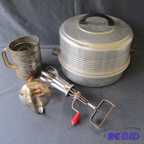 lot 51 image: Vintage Kitchenwares