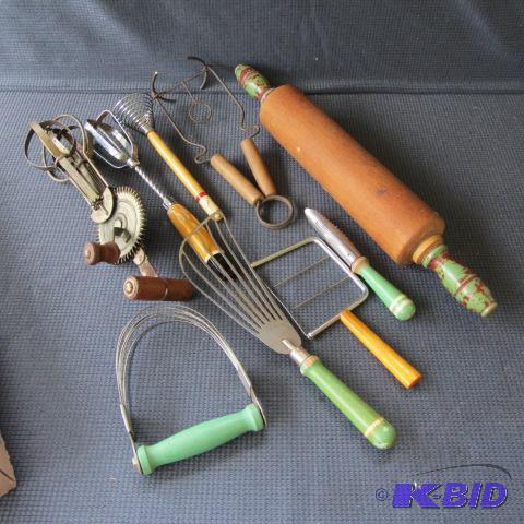 lot 53 image: Vintage Green Handle Utensils