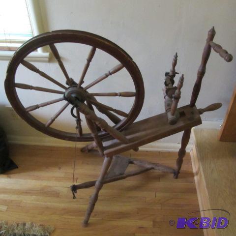 lot 6 image: Antique Spinning Wheel