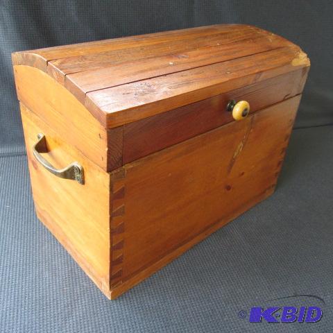 lot 66 image: Dovetail Trunk