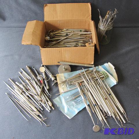 lot 69 image: Sculpting Tools