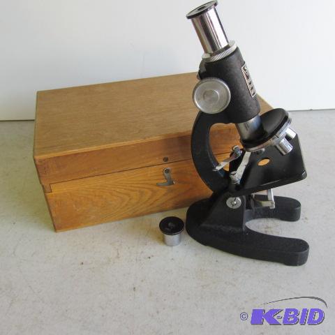 Microscope
