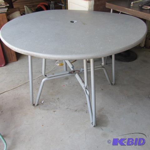 Round Patio Table
