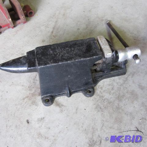 Vise With Anvil End
