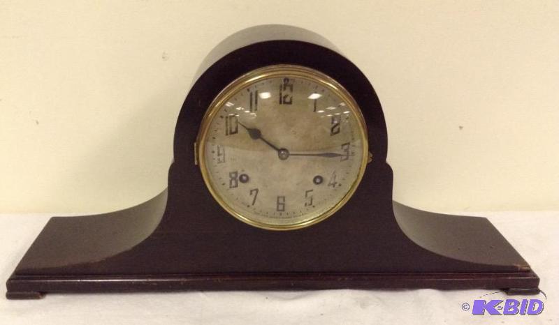 lot 18 image: Mantle Clock by New Haven Clock Co.